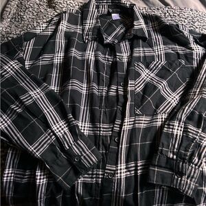 Black and white oversized plaid shirt #plaidshirt